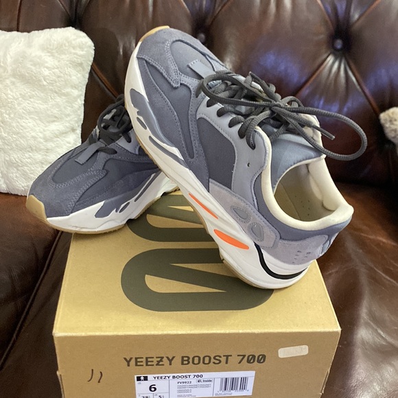 Yeezy 700 size 6 - Picture 4 of 6